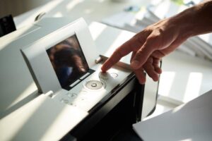A3 printer huren: professioneel multifunctioneel apparaat voor het printen van grote documenten, presentaties en technische t